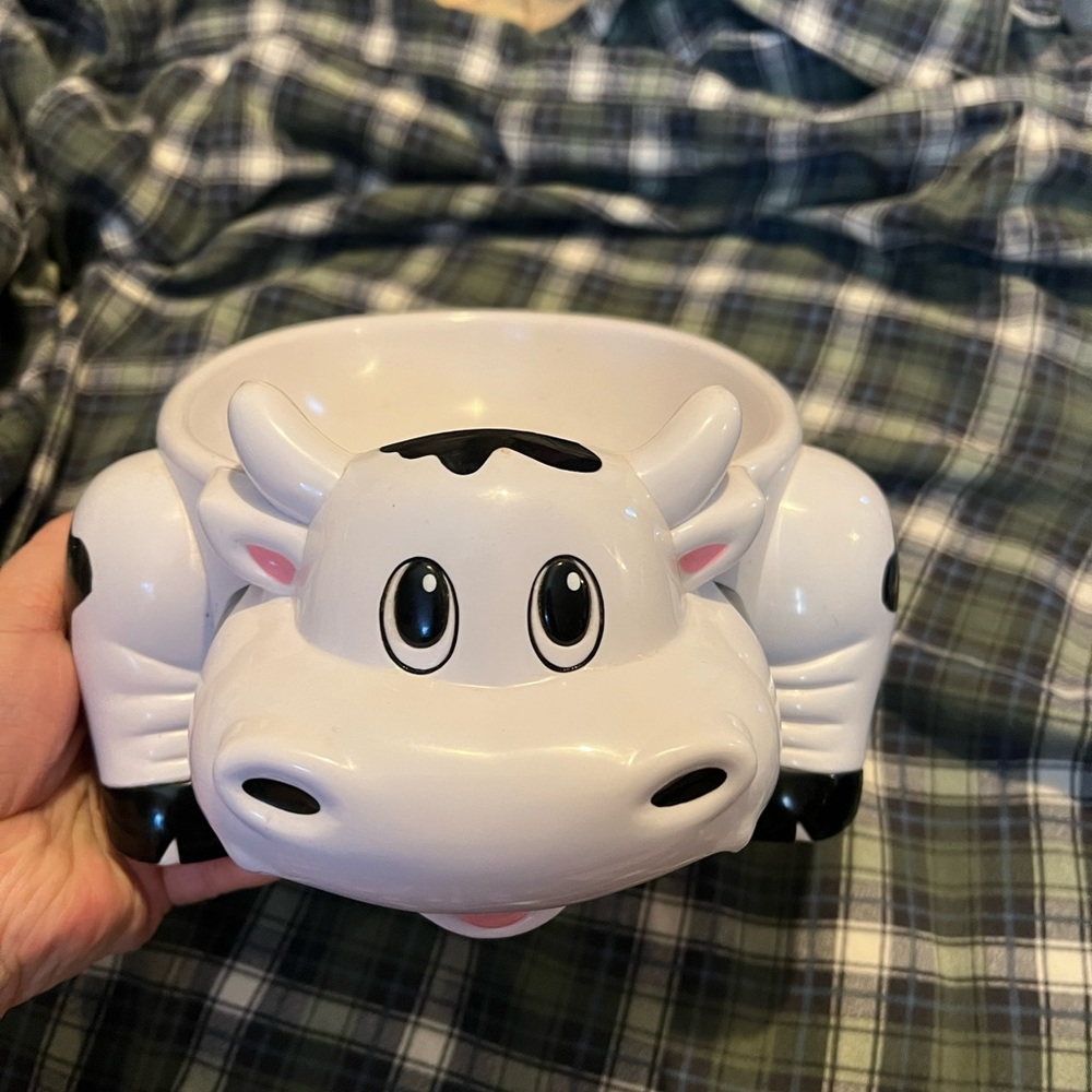 1996 plastic Fun-Dementsl too ltd. Mooing snack bowl